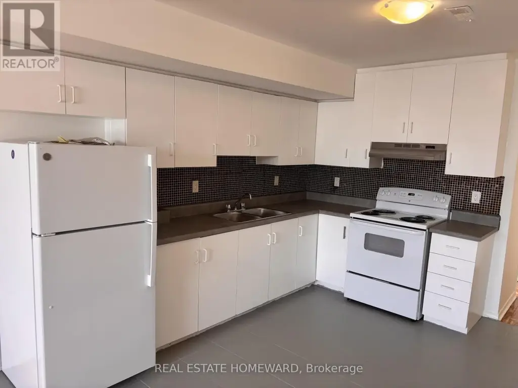Upper - 879a Wilson Avenue, Toronto (Downsview-Roding-CFB)